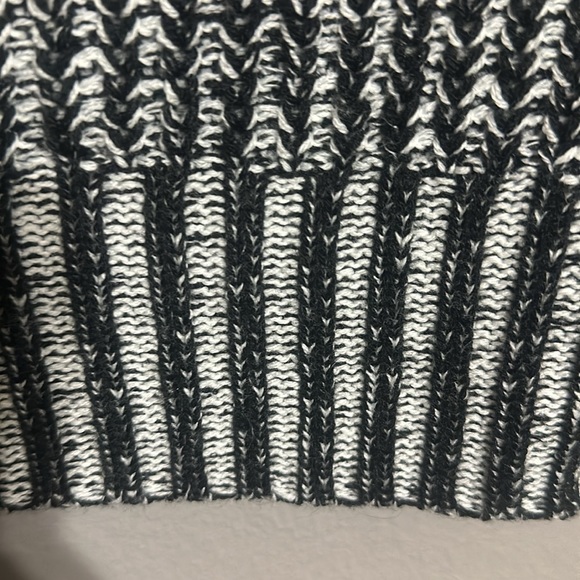 Rock & Republic brand size Large Women’s Sweater - Picture 13 of 15